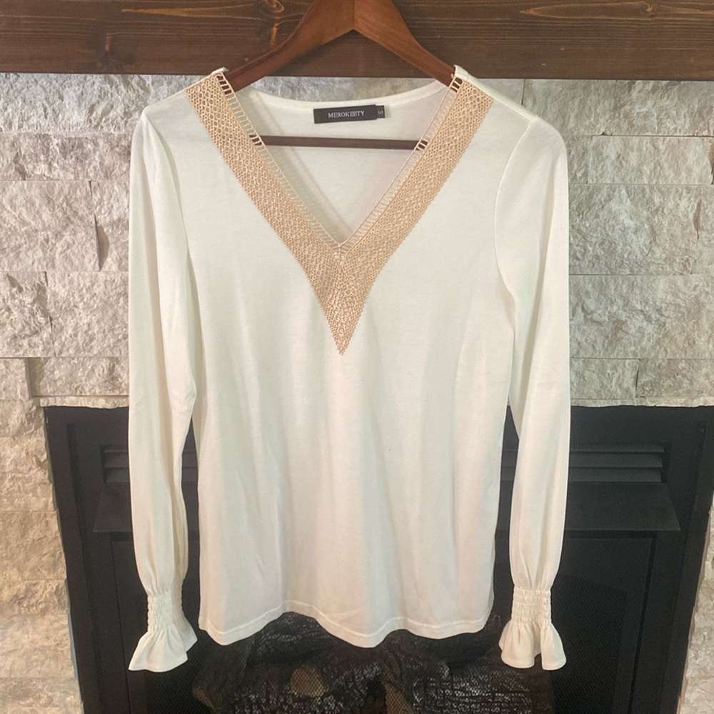 🖤3/$10 Vneck blouse